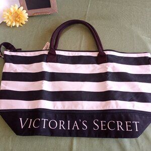 VS Expandable Weekender Duffle Bag Carry-On